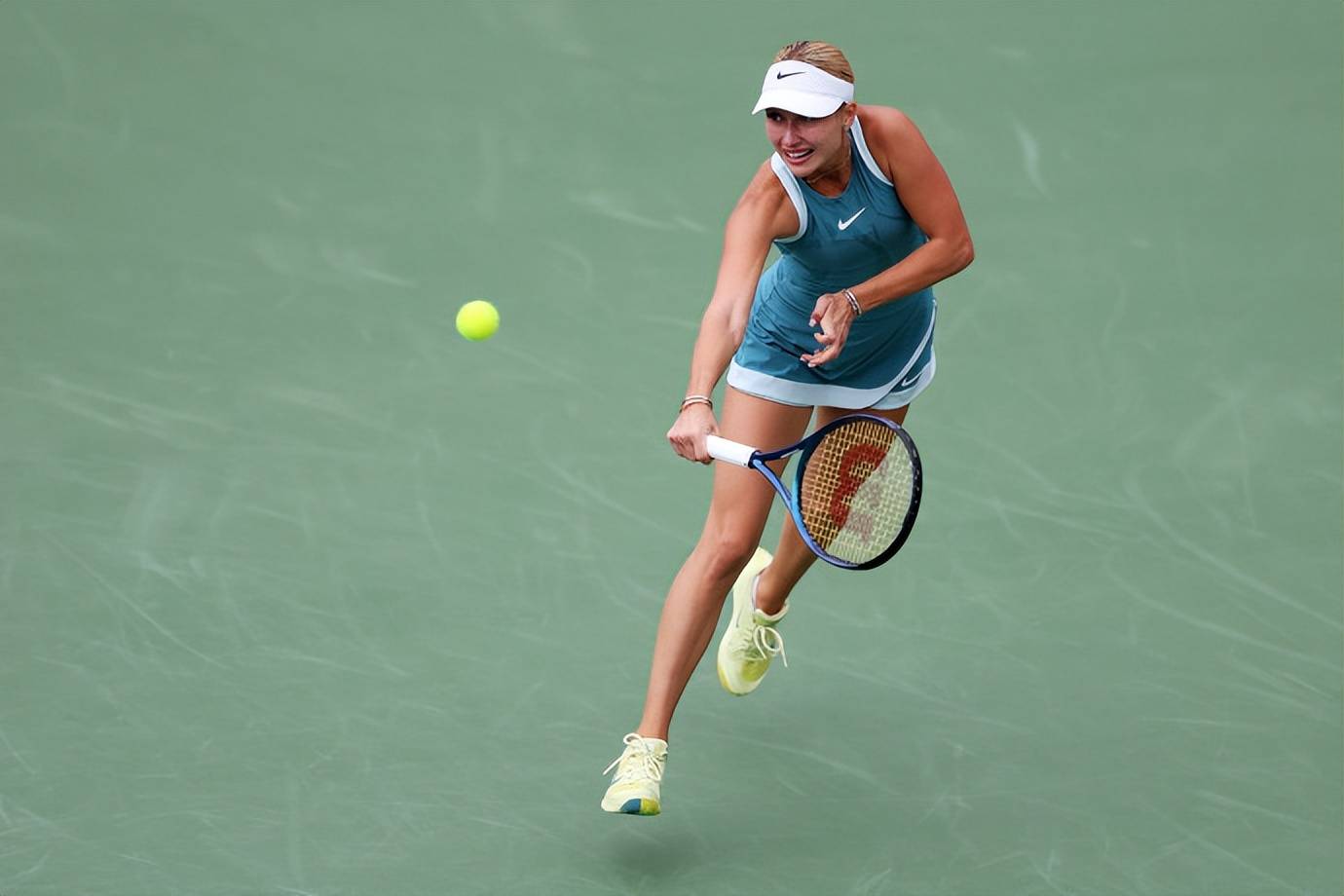 迪拜女足表现出色，夺得比赛胜利