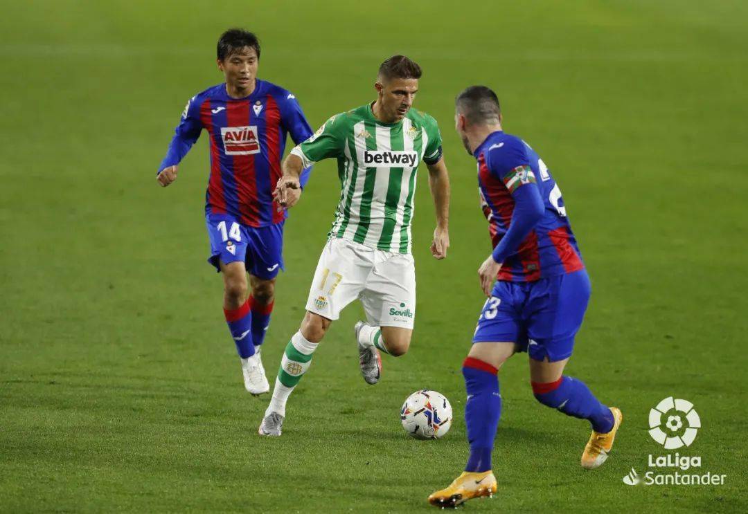 瓦伦西亚击败埃瓦尔：冲击欧战资格的简单介绍