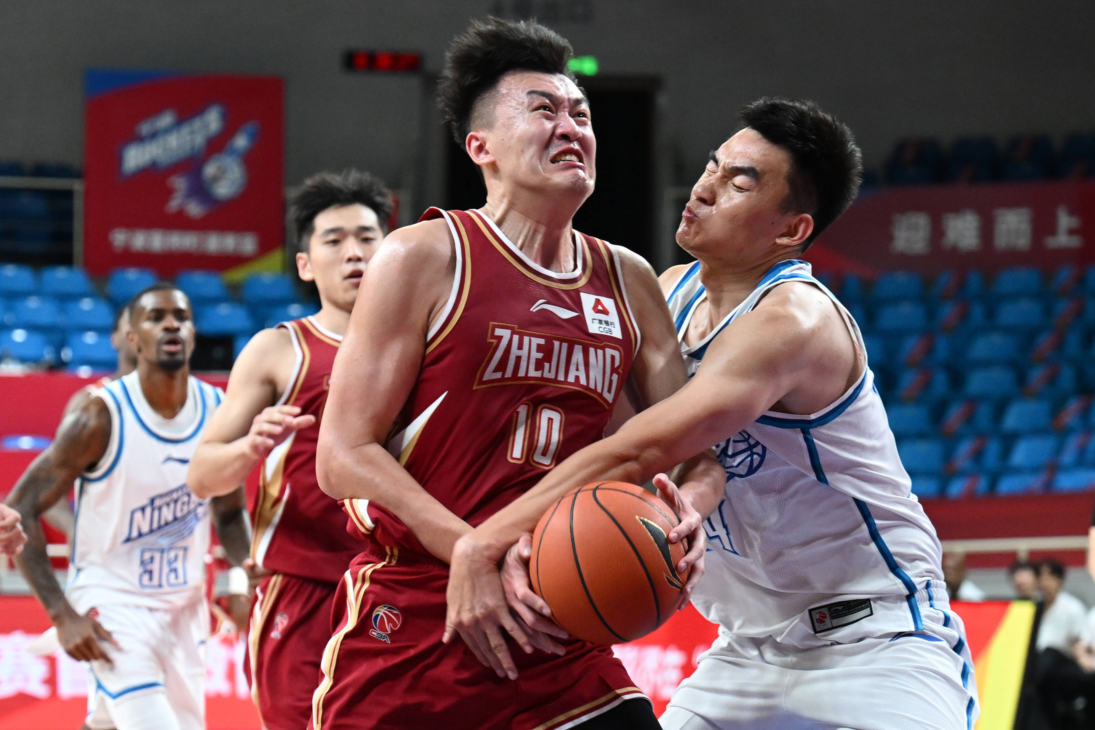 浙江队在场上取得胜利