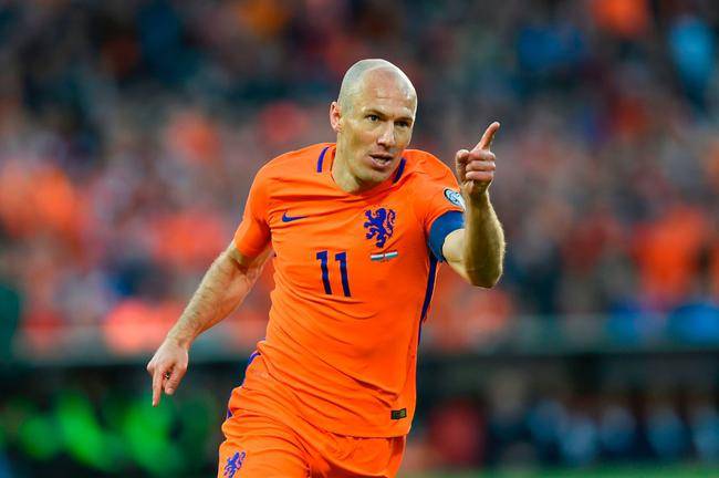 包含荷兰队主教练发表战术调整计划的词条