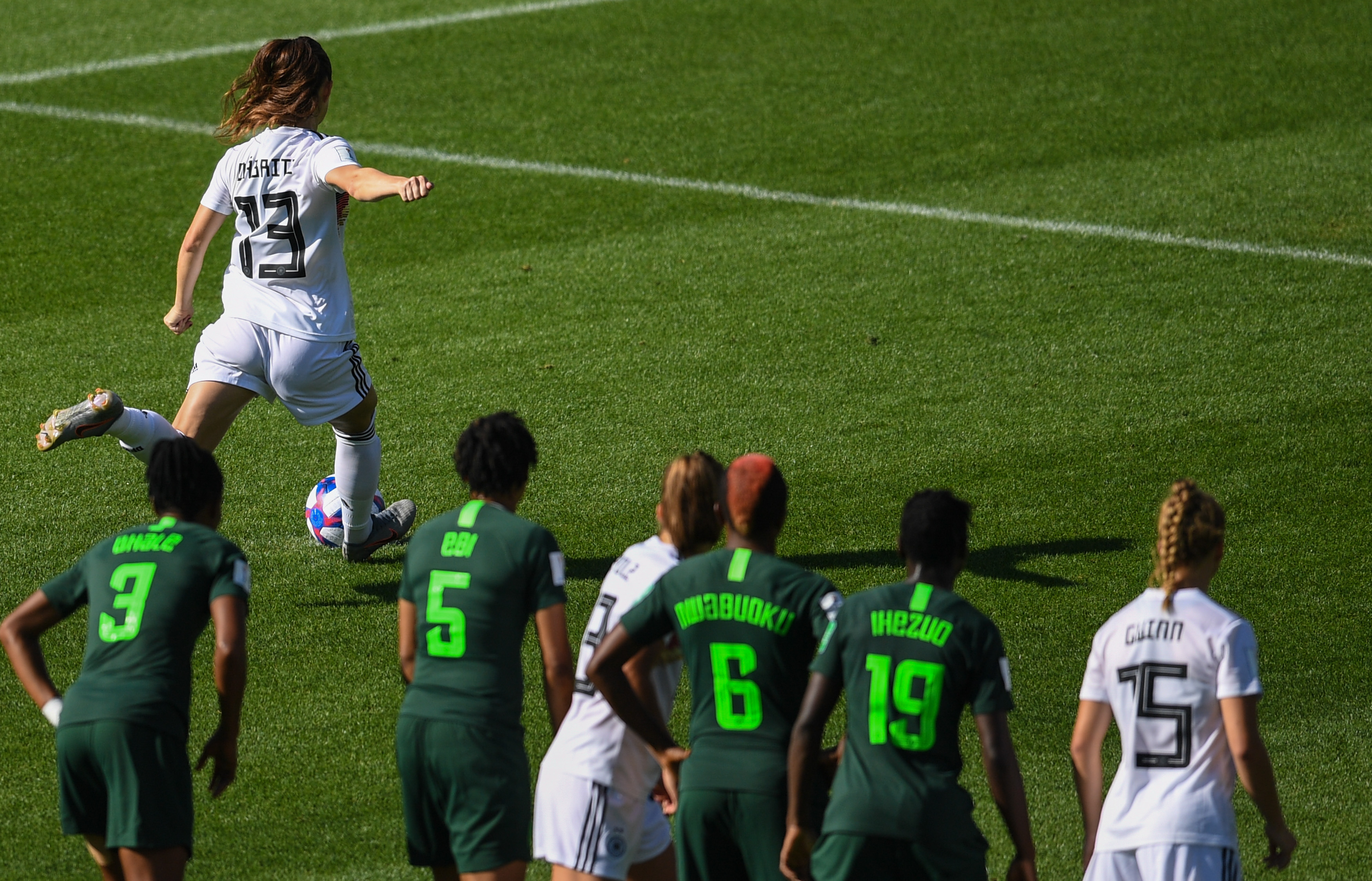 尼日利亚足球队表现引人瞩目