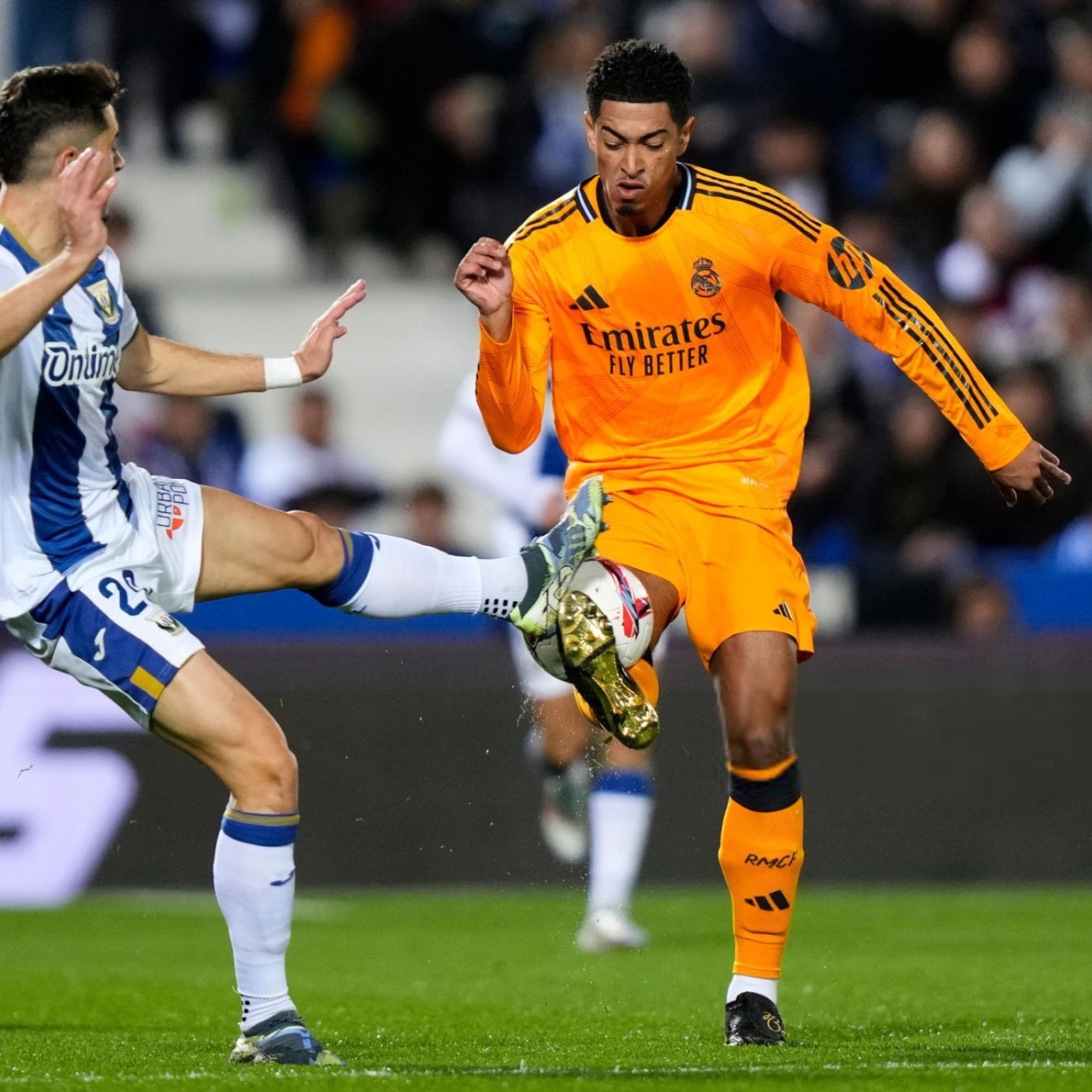 开云体育中国-莱加内斯中场带伤上场，奉献关键进球的简单介绍