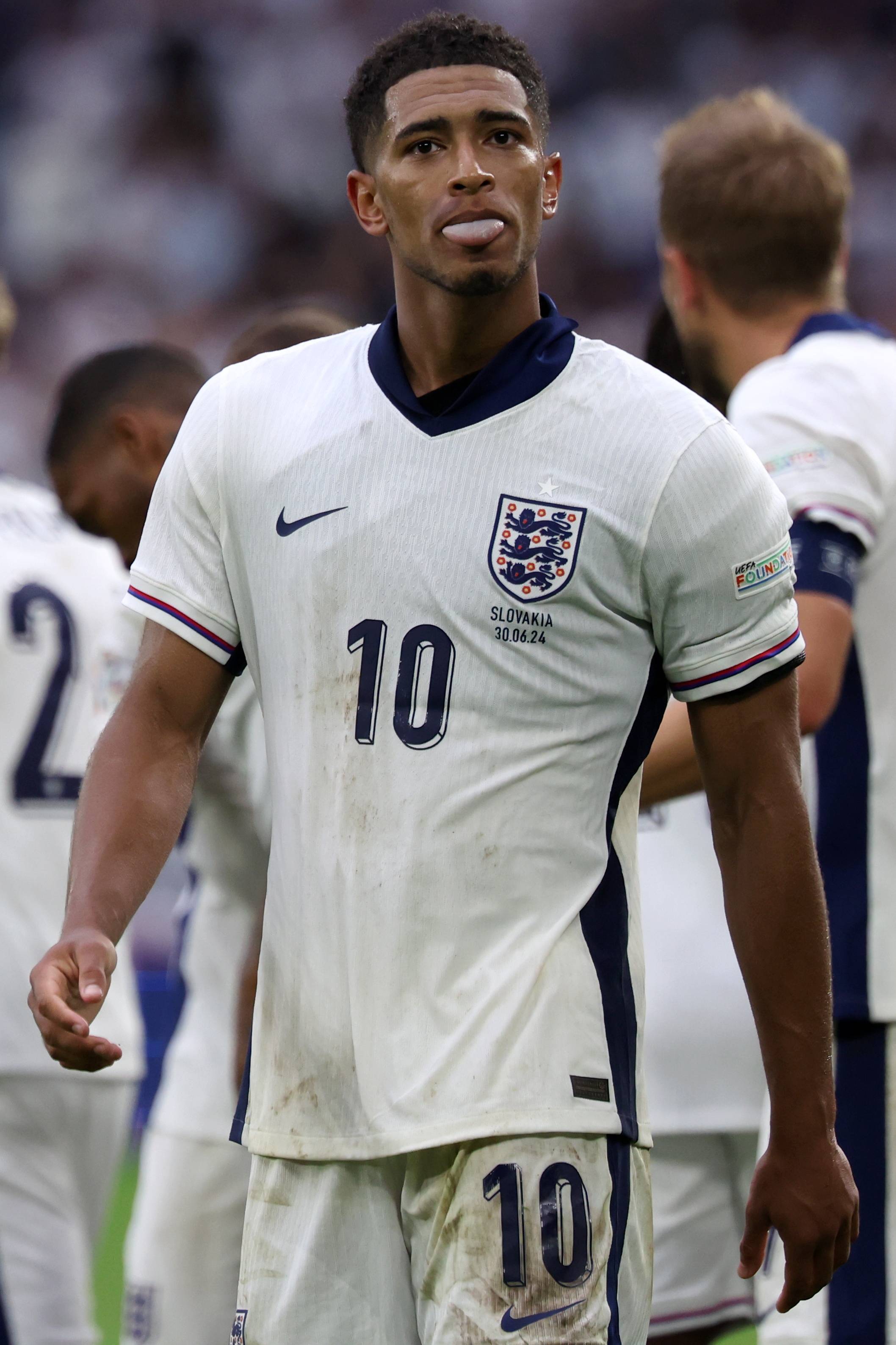 开云下载-英格兰小组赛全胜，豪取首位进入淘汰赛！