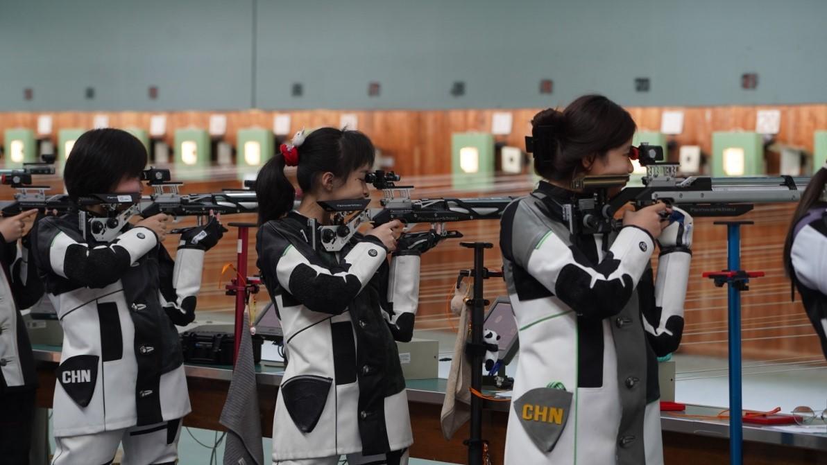 包含射击赛场佳绩不断，刷新个人最高分的词条