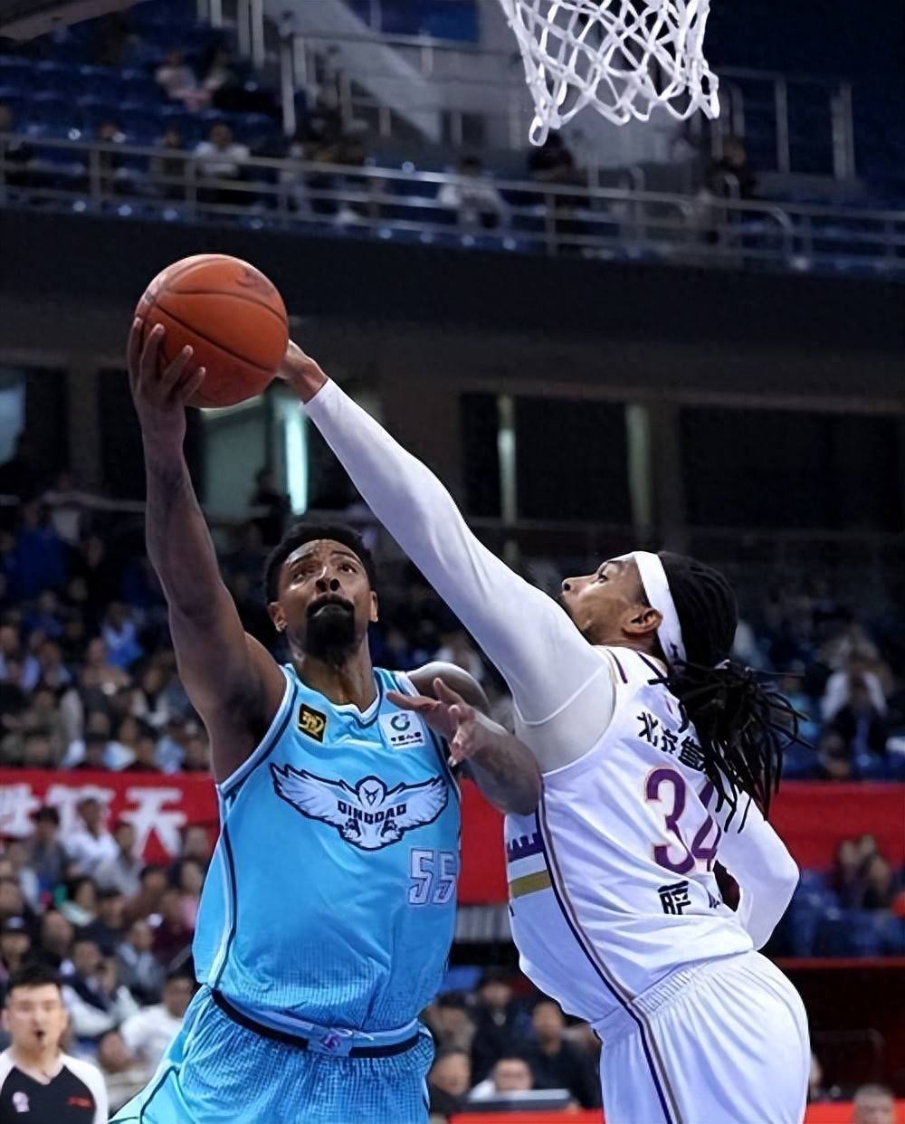 开云下载-包含强强对决！男子篮球决赛现场气氛热烈的词条