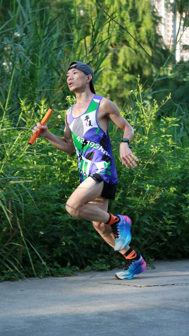 田径项目赛场激动人心，选手实力强劲