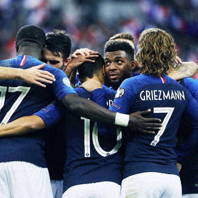 俄罗斯国家队惊险晋级欧洲杯