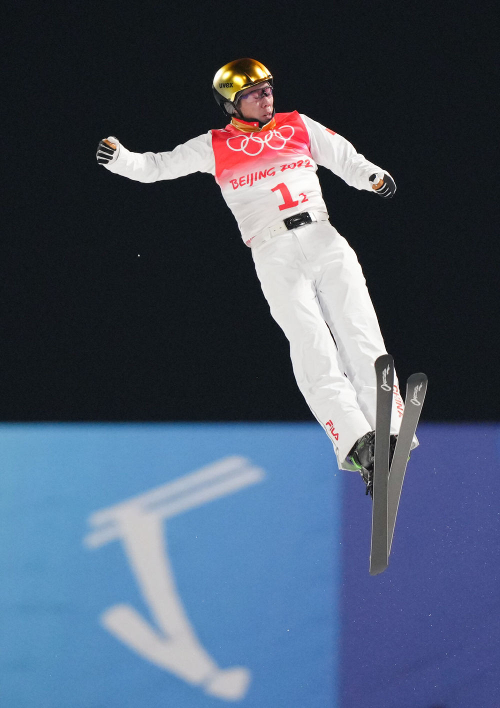 关于委内瑞拉选手取得男子自由式摔跤银牌的信息