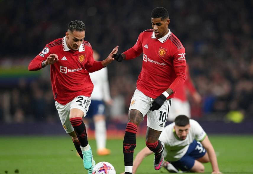 包含曼联主场告负，欧冠资格岌岌可危的词条