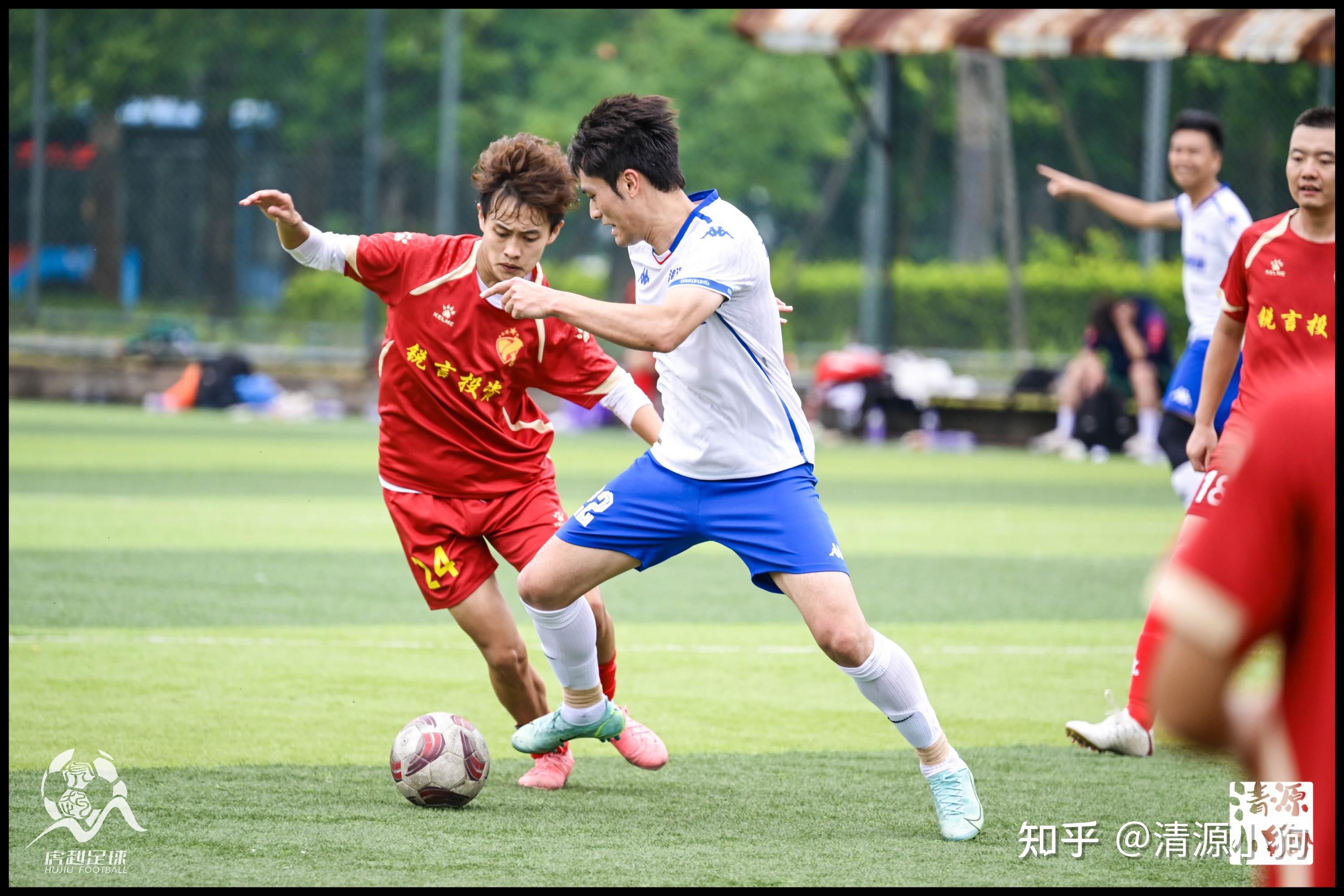 关于足球联赛双赢完全凭实力，参与比赛队员体现出特有特色的信息