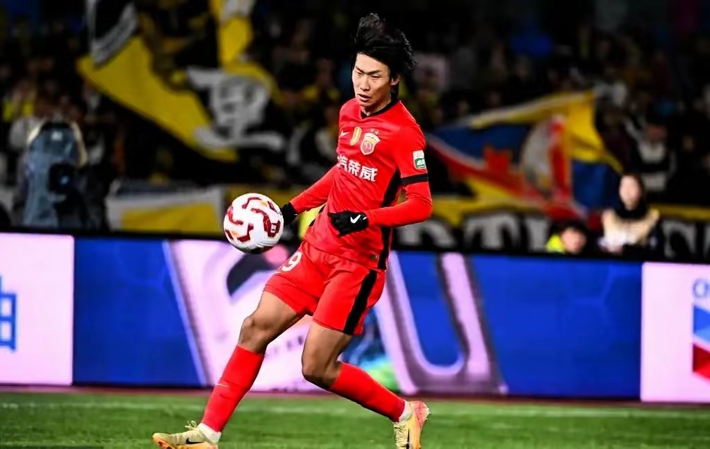 替补球员抢镜风光，闪耀登场的简单介绍