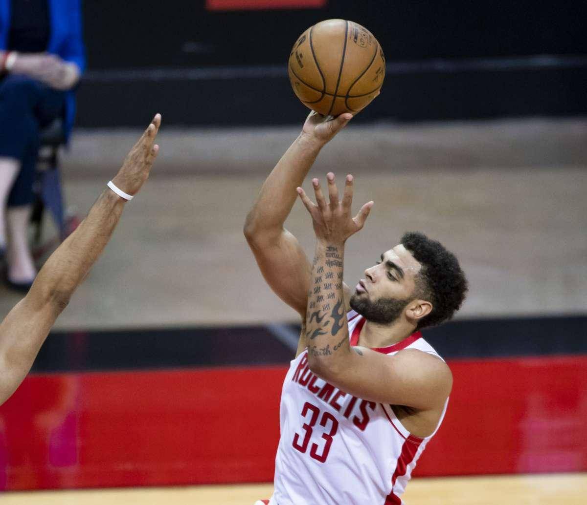 包含欧洲篮球联赛季后赛火热展开，球队奋力争夺冠军的词条