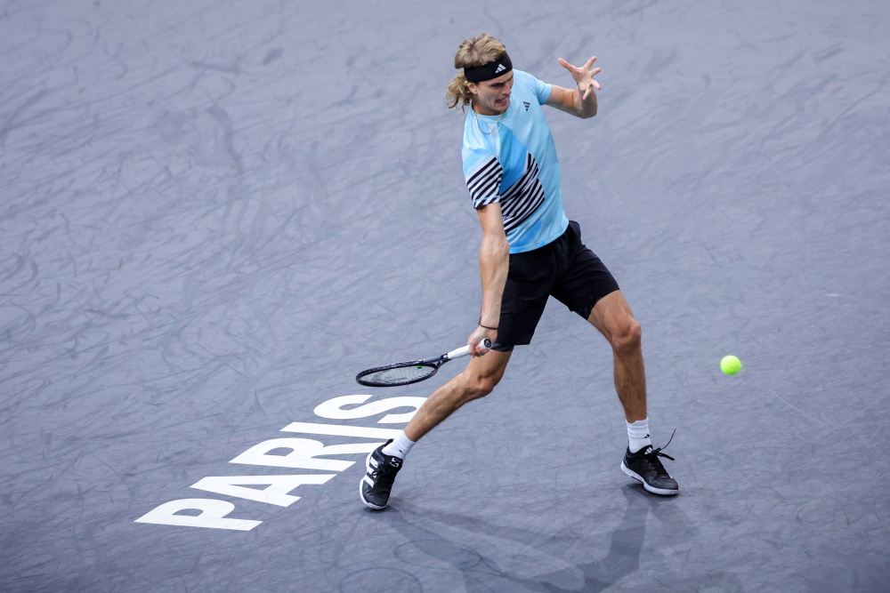 关于西班牙网球队轻取日本网球队，兹维列夫高光表现的信息